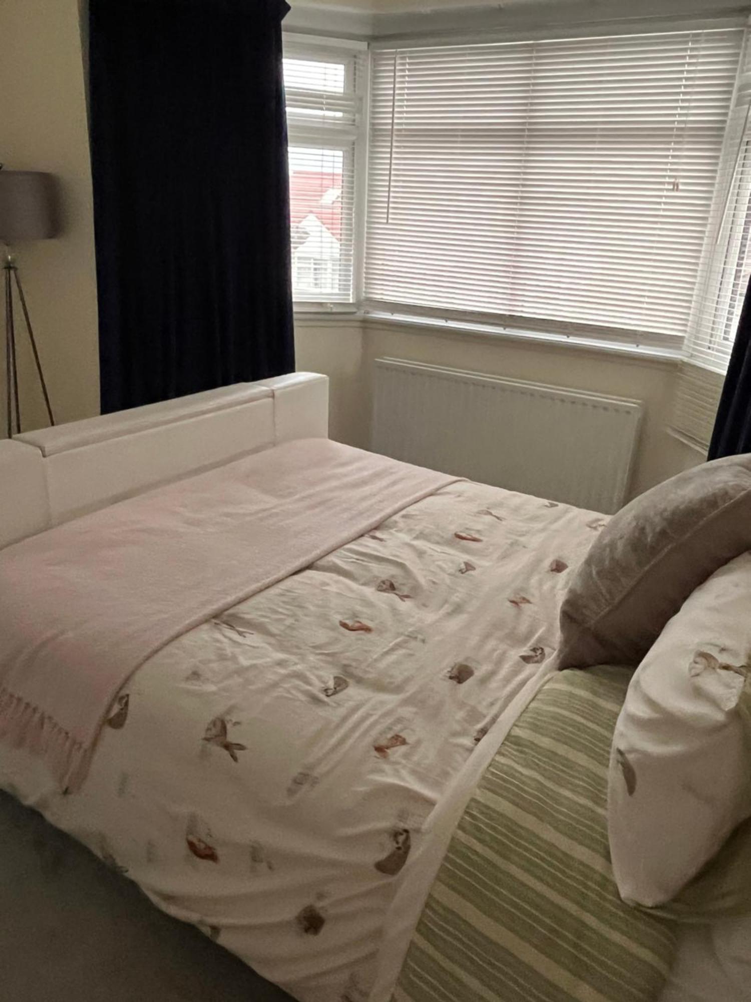 Home From Home Cosy B&B 伦敦 外观 照片